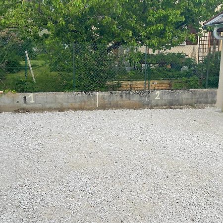 Jardin Prive 2 Bed & Breakfast La Ravoire Exterior photo