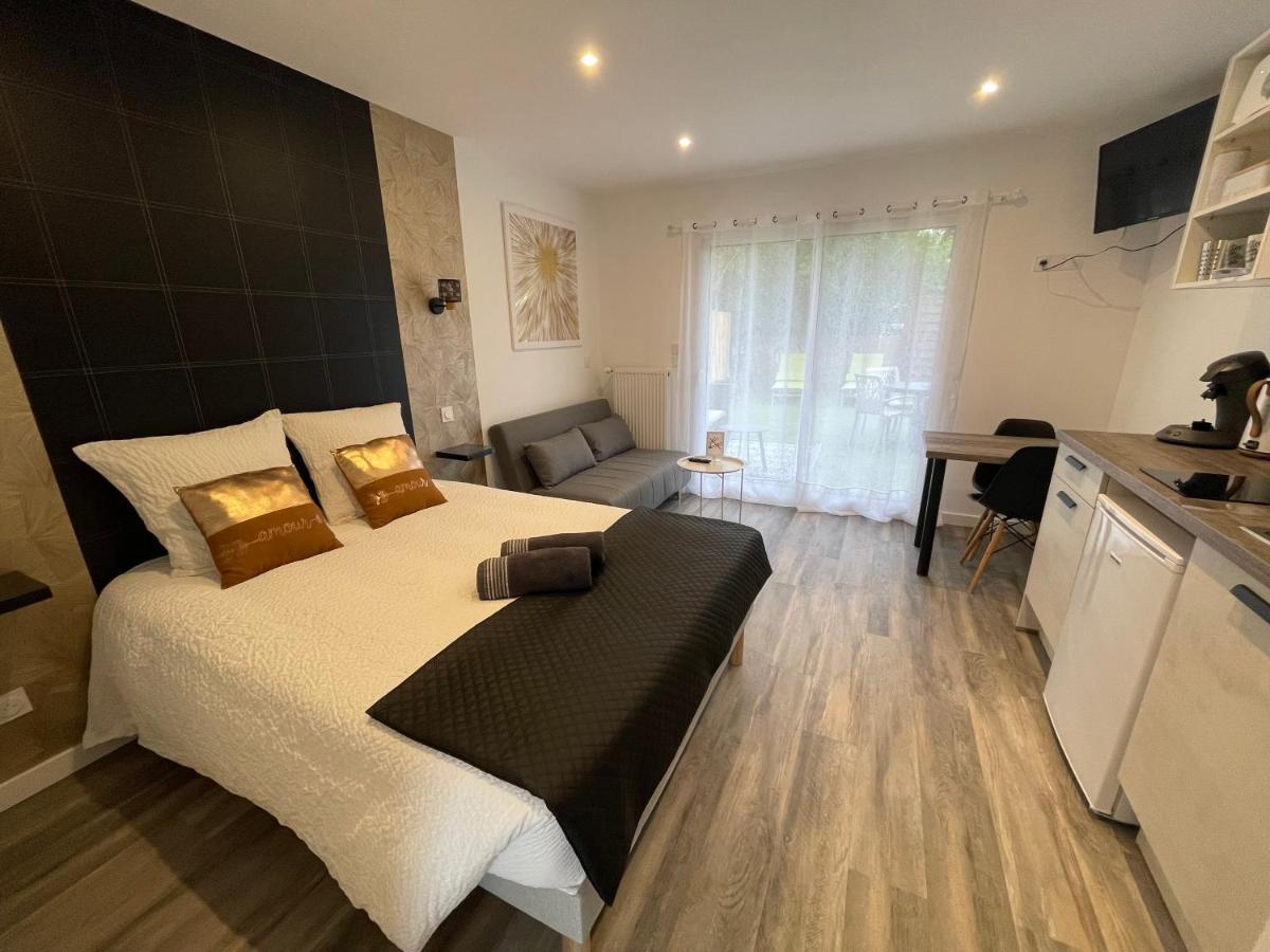 Jardin Prive 2 Bed & Breakfast La Ravoire Exterior photo
